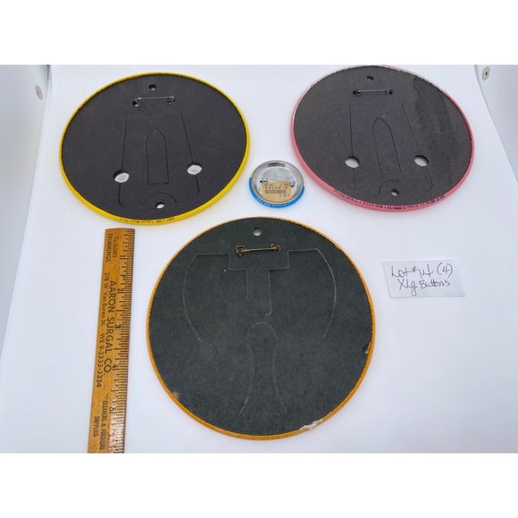 Pin back Buttons Large Birthday Single * Happens Hard to get lot of 4 - Picture 4 of 4